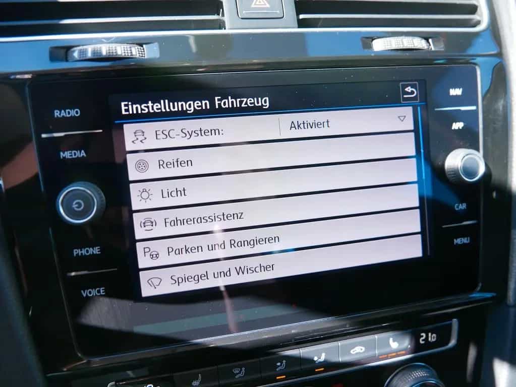 Volkswagen Golf -VII Variant 1.5 Join AHK SHZ NAVI PDC 05/2018-photo-15