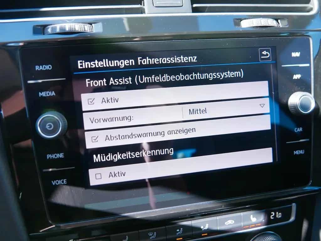 Volkswagen Golf -VII Variant 1.5 Join AHK SHZ NAVI PDC 05/2018-photo-16