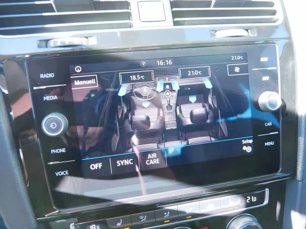 Volkswagen Golf -VII Variant 1.5 Join AHK SHZ NAVI PDC 05/2018-photo-18