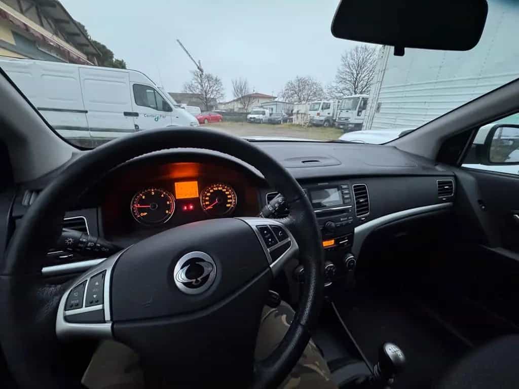 Ssangyong Korando 2.0 e-XDi 175 CV AWD AT Classy 08/2011-photo-7
