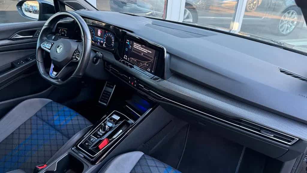 Volkswagen Golf VIII 2.0TSI R 4M LEDER+HUD+IQ-Light+ACC+H&K 08/2022-photo-10