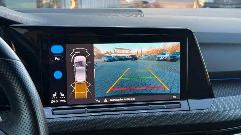 Volkswagen Golf VIII 2.0TSI R 4M LEDER+HUD+IQ-Light+ACC+H&K 08/2022-photo-23