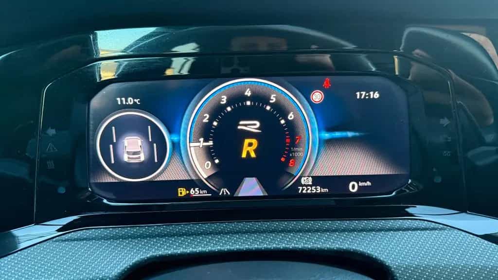 Volkswagen Golf VIII 2.0TSI R 4M LEDER+HUD+IQ-Light+ACC+H&K 08/2022-photo-28
