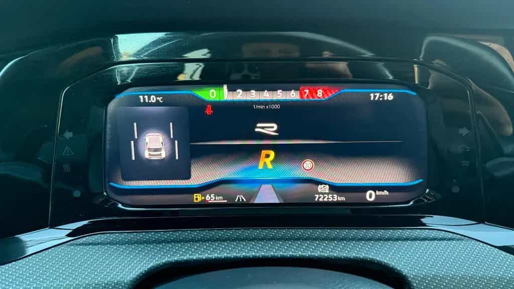 Volkswagen Golf VIII 2.0TSI R 4M LEDER+HUD+IQ-Light+ACC+H&K 08/2022-photo-29