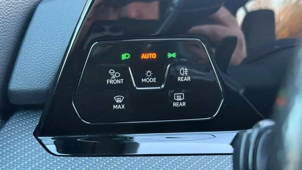 Volkswagen Golf VIII 2.0TSI R 4M LEDER+HUD+IQ-Light+ACC+H&K 08/2022-photo-44