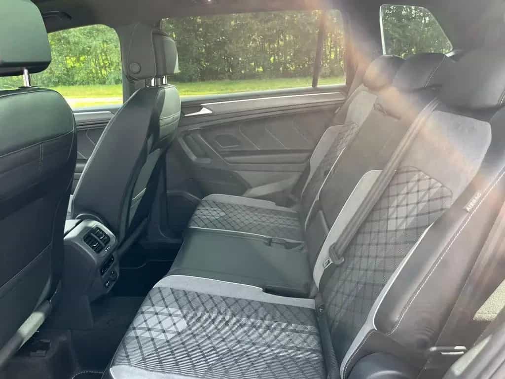 Volkswagen Tiguan Allspace 2.0TDI R-Line DSG 7-Sitzer Navi 10/2024-photo-10