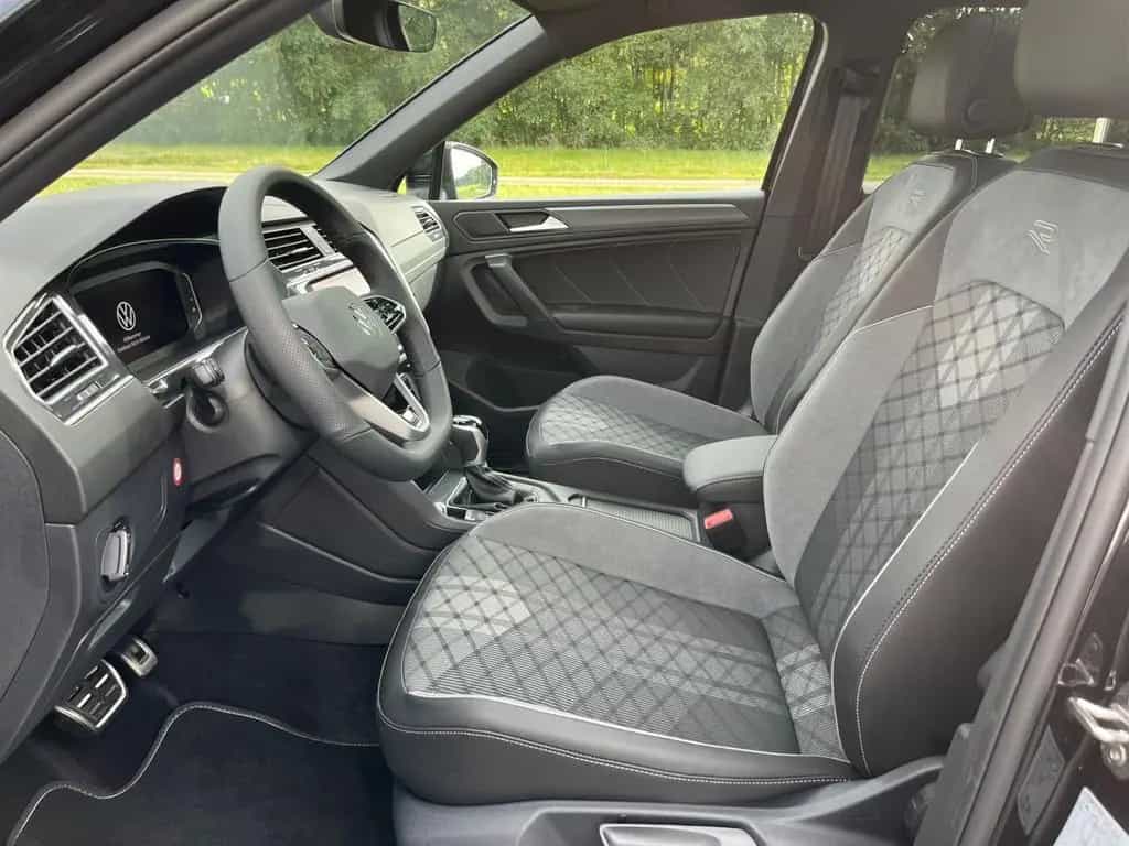 Volkswagen Tiguan Allspace 2.0TDI R-Line DSG 7-Sitzer Navi 10/2024-photo-6