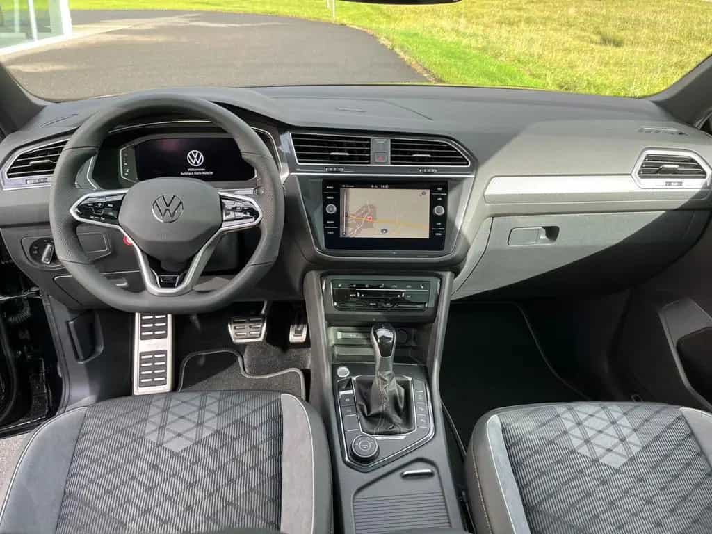 Volkswagen Tiguan Allspace 2.0TDI R-Line DSG 7-Sitzer Navi 10/2024-photo-7