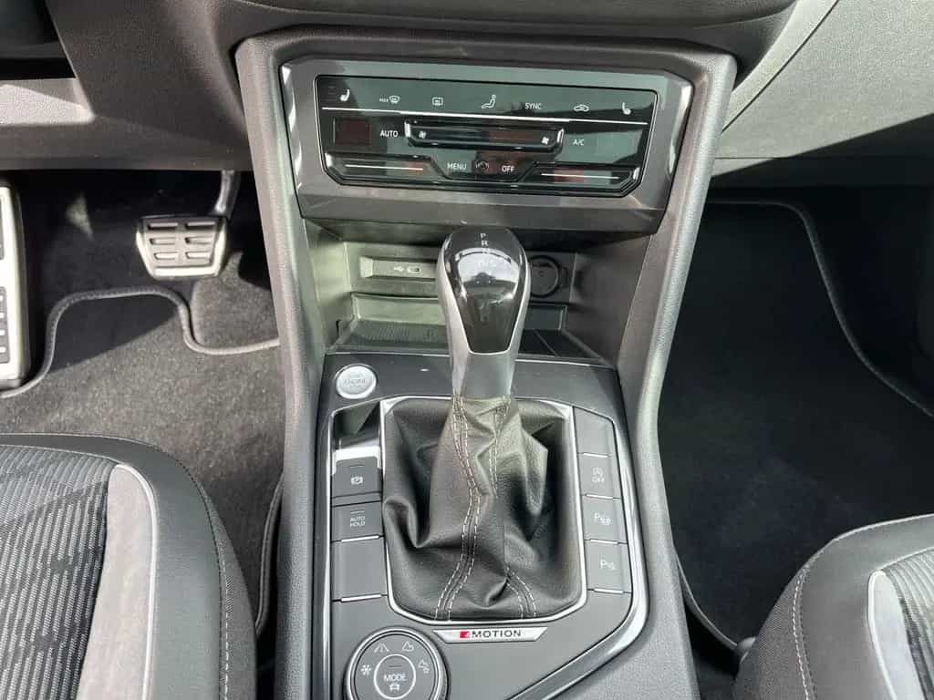 Volkswagen Tiguan Allspace 2.0TDI R-Line DSG 7-Sitzer Navi 10/2024-photo-8