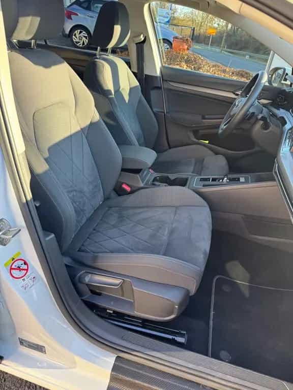 Volkswagen Golf VIII Lim. Style LED Standheizung 08/2021-photo-18