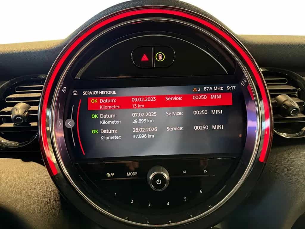 MINI Cooper Essential Trim LED Sitzheizung 02/2023-photo-12