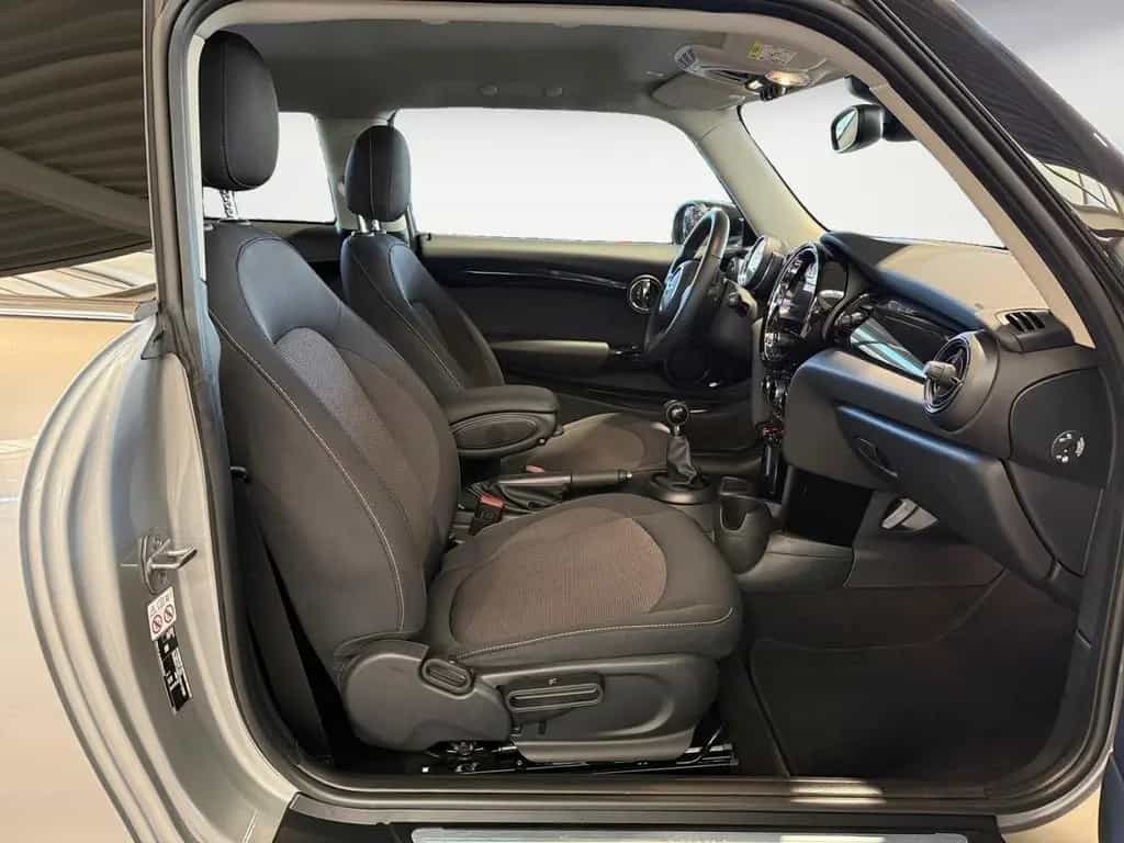MINI Cooper Essential Trim LED Sitzheizung 02/2023-photo-7