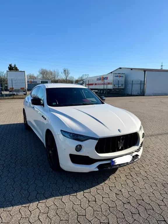 Maserati Levante Diesel 3.0 V6 4x4 - STERNENHIMMEL 12/2016-photo-0