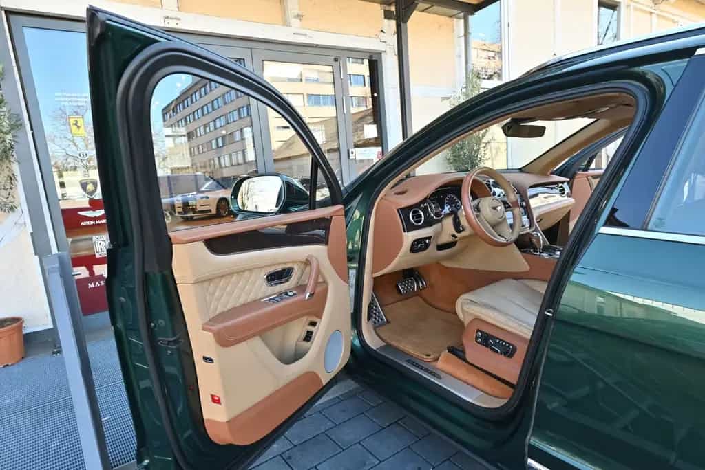 Bentley Bentayga W12/1A Zustand/Nur Bentley/RSE/ACC/Alle 09/2016-photo-1