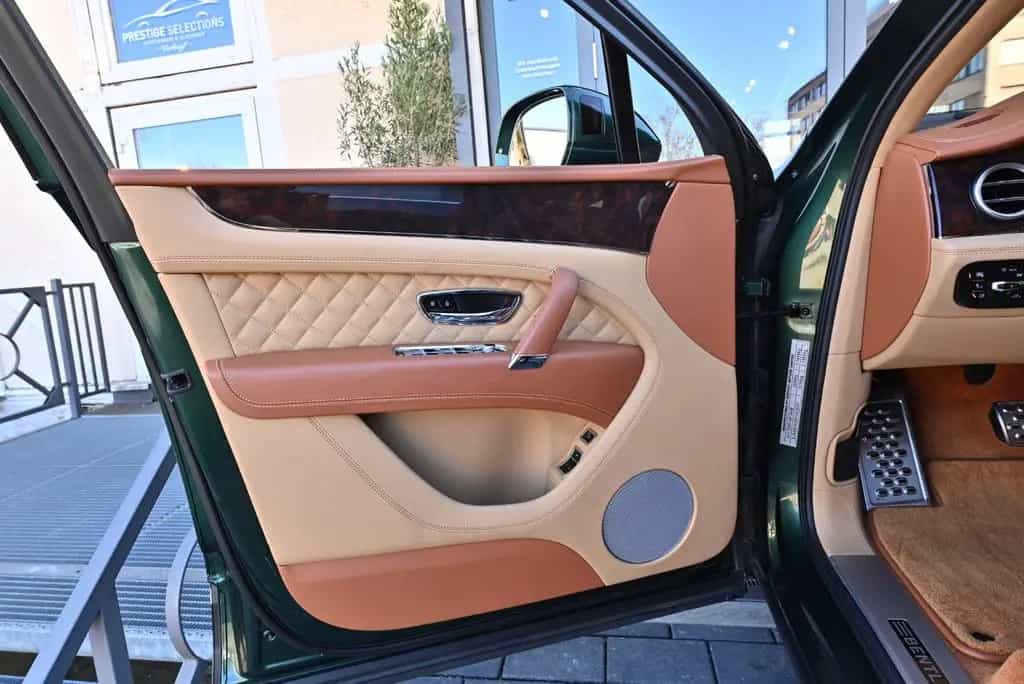 Bentley Bentayga W12/1A Zustand/Nur Bentley/RSE/ACC/Alle 09/2016-photo-16