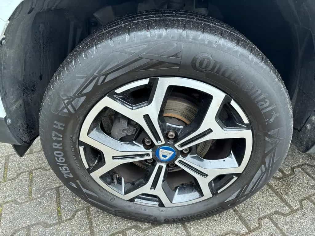 Dacia Duster II Celebration*Navi*360*S-Heft*1-Hand 08/2020-photo-43