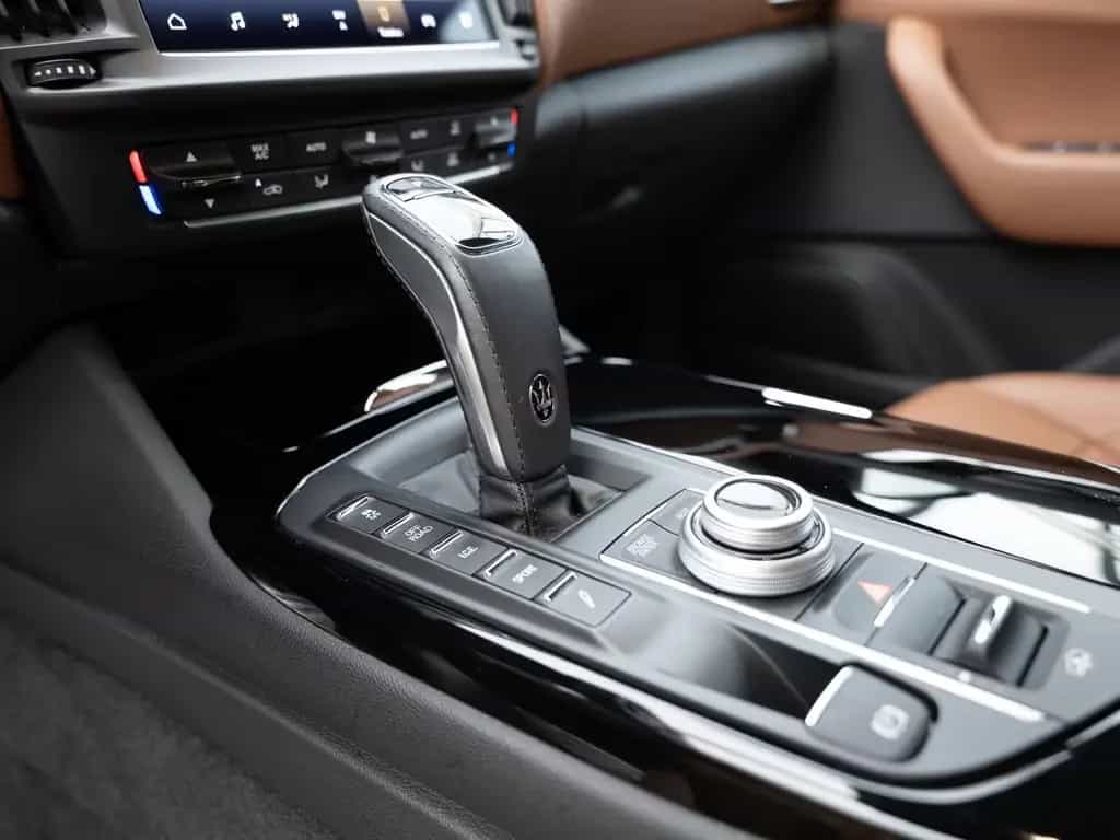 Maserati Levante Modena S MATRIX-LED ACC NAVI KAMERA SHZ 10/2022-photo-20