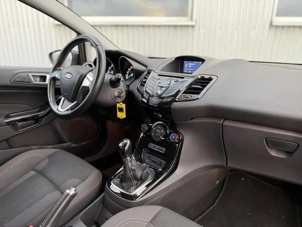 Ford Fiesta Titanium LED Sitzheizung 1 Hand 02/2017-photo-11