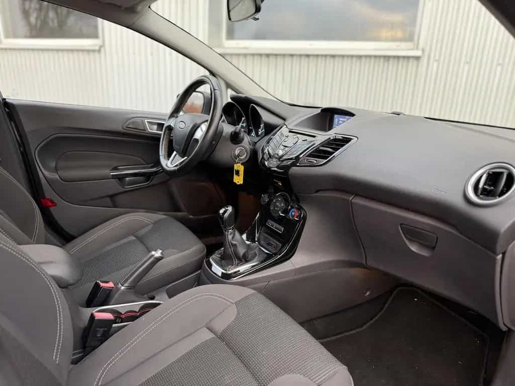 Ford Fiesta Titanium LED Sitzheizung 1 Hand 02/2017-photo-12