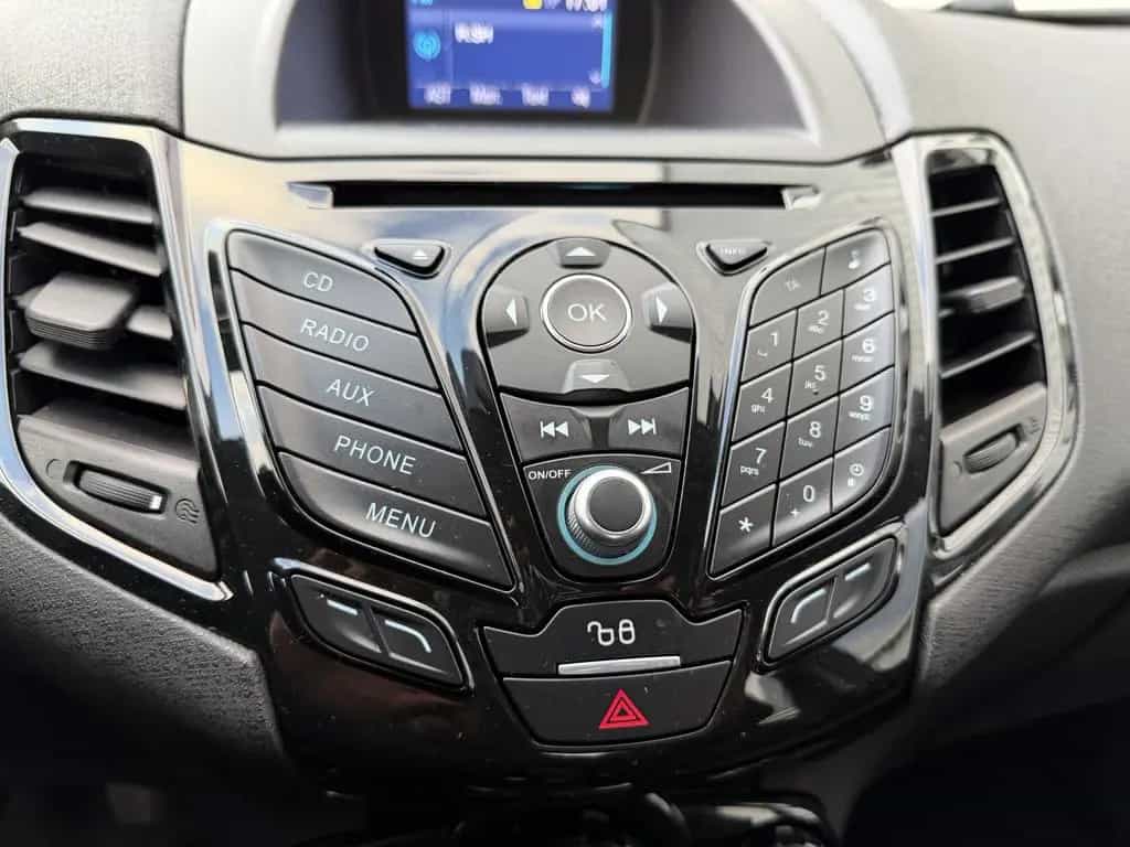 Ford Fiesta Titanium LED Sitzheizung 1 Hand 02/2017-photo-13