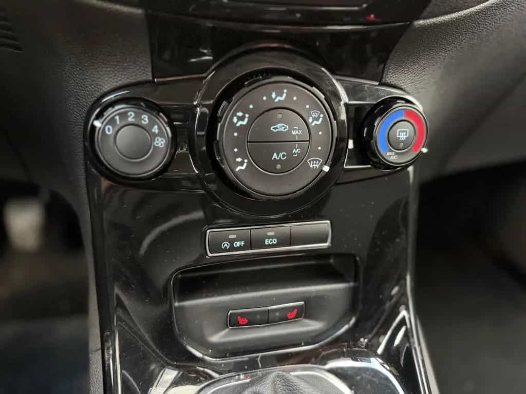 Ford Fiesta Titanium LED Sitzheizung 1 Hand 02/2017-photo-14