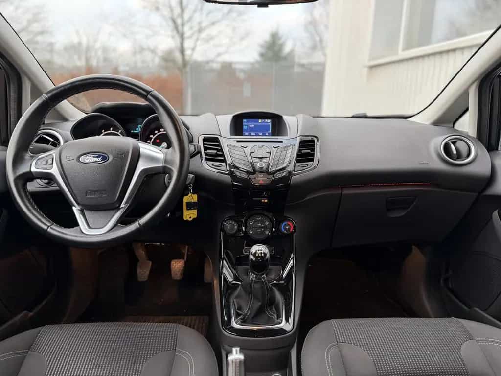 Ford Fiesta Titanium LED Sitzheizung 1 Hand 02/2017-photo-15