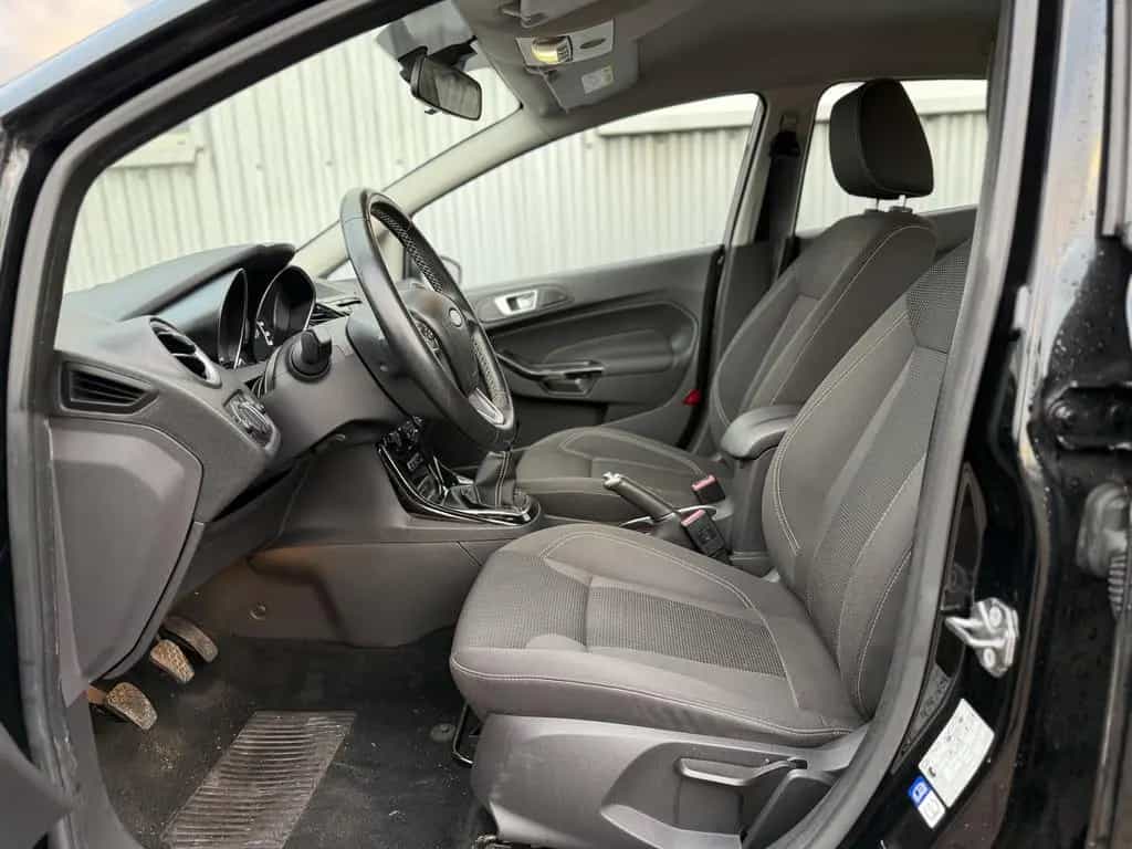 Ford Fiesta Titanium LED Sitzheizung 1 Hand 02/2017-photo-9