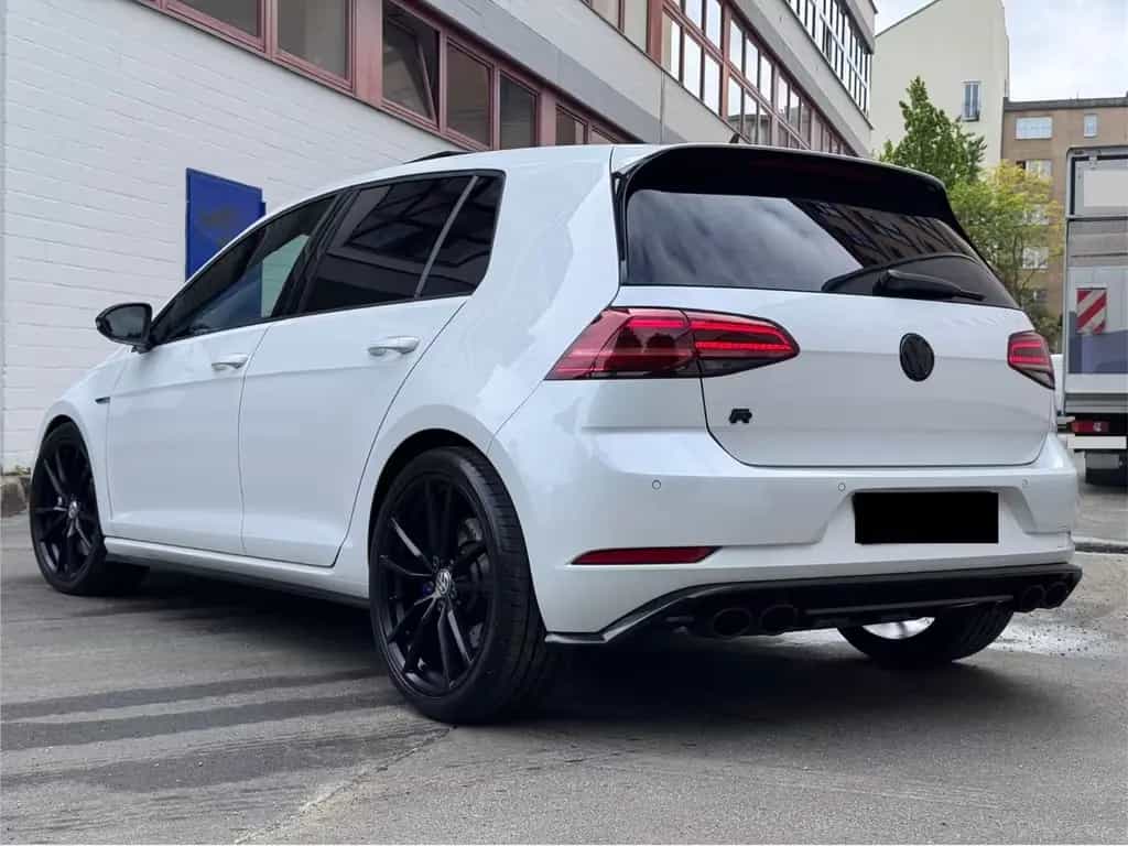 Volkswagen Golf 7 R*BMT*4MOTION*R-CAM*SHZ*SCHIEB-D*PDC*XEN* 06/2019-photo-1