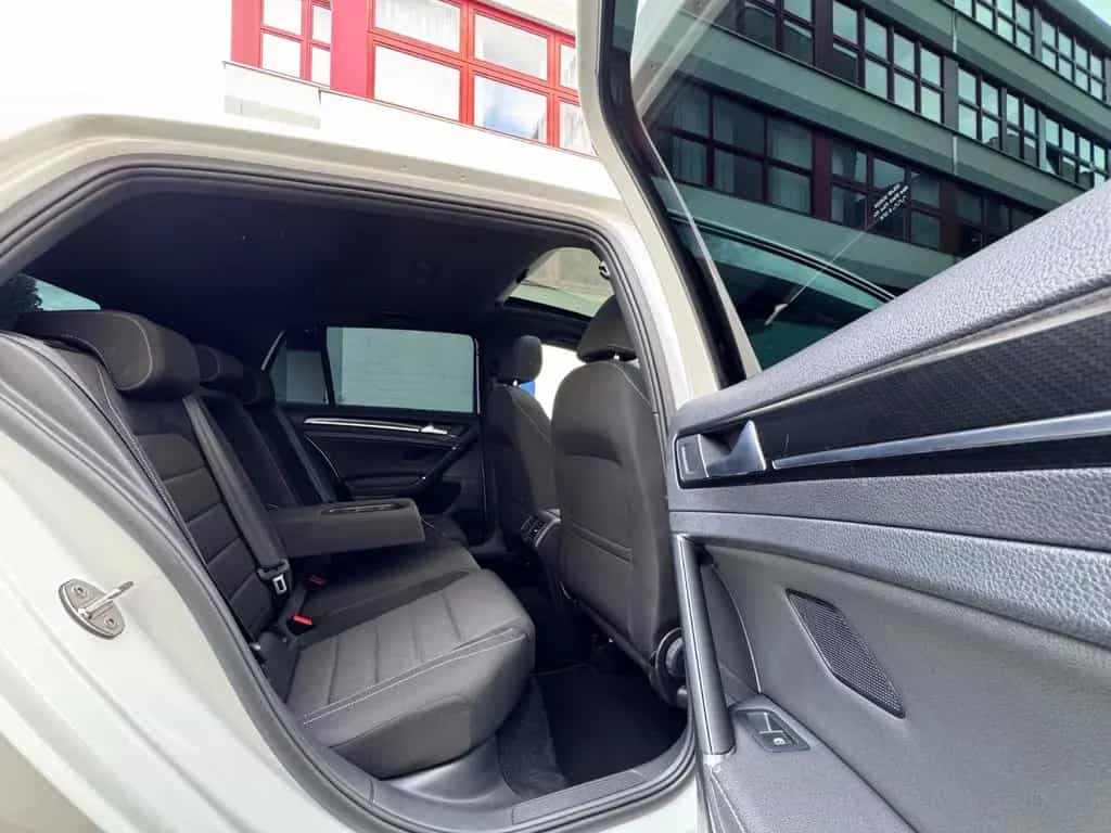 Volkswagen Golf 7 R*BMT*4MOTION*R-CAM*SHZ*SCHIEB-D*PDC*XEN* 06/2019-photo-20