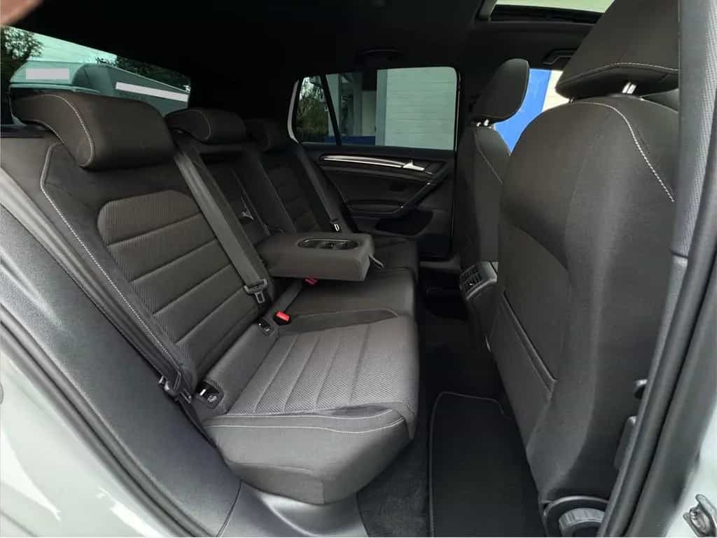 Volkswagen Golf 7 R*BMT*4MOTION*R-CAM*SHZ*SCHIEB-D*PDC*XEN* 06/2019-photo-21
