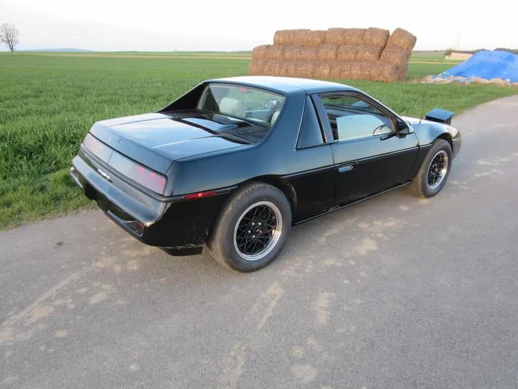 Pontiac Fiero 2.5L 1987 04/1987-photo-6