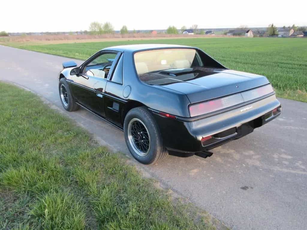 Pontiac Fiero 2.5L 1987 04/1987-photo-7