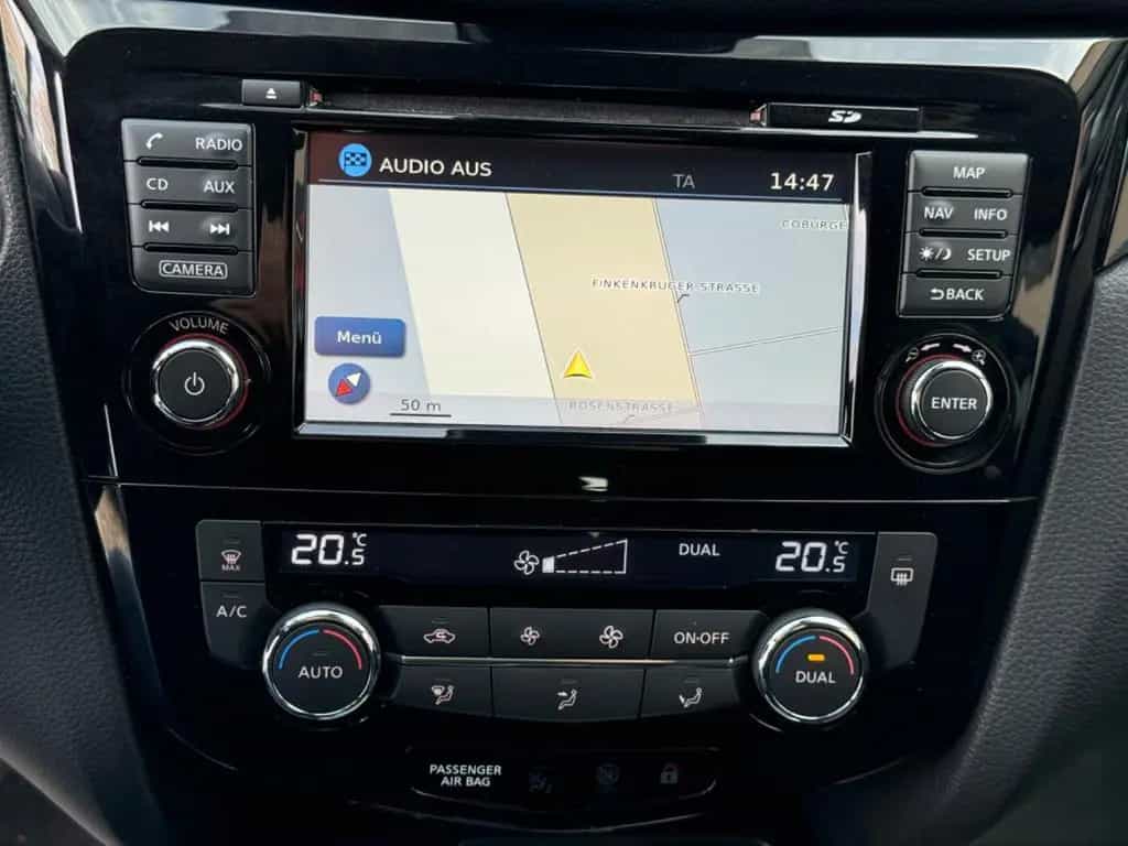 Nissan Qashqai 360° Aut. -PANO-NAVI-1.Hand-Viele EXTRA! 10/2015-photo-14