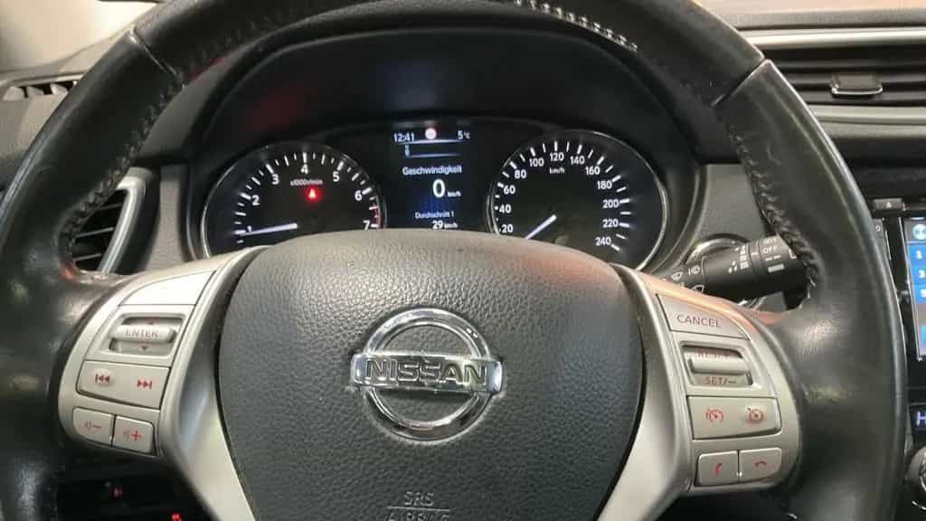 Nissan Qashqai 360° Aut. -PANO-NAVI-1.Hand-Viele EXTRA! 10/2015-photo-25