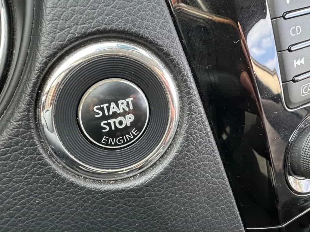Nissan Qashqai 360° Aut. -PANO-NAVI-1.Hand-Viele EXTRA! 10/2015-photo-30