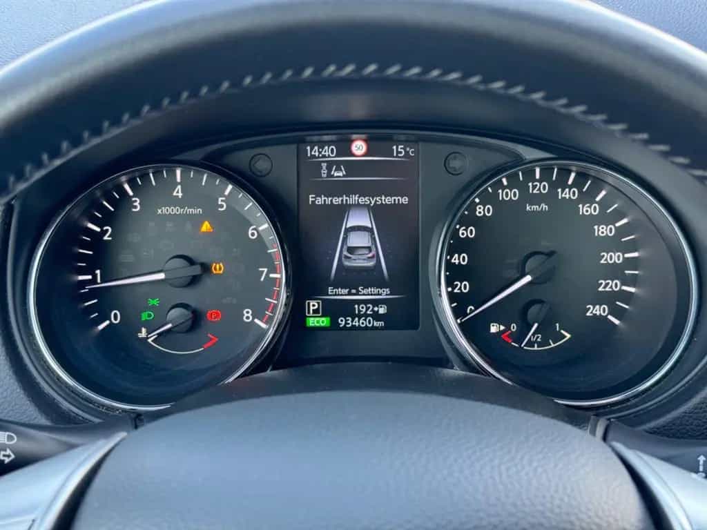 Nissan Qashqai 360° Aut. -PANO-NAVI-1.Hand-Viele EXTRA! 10/2015-photo-39