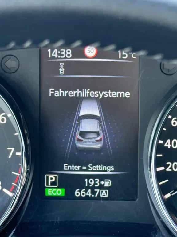 Nissan Qashqai 360° Aut. -PANO-NAVI-1.Hand-Viele EXTRA! 10/2015-photo-40