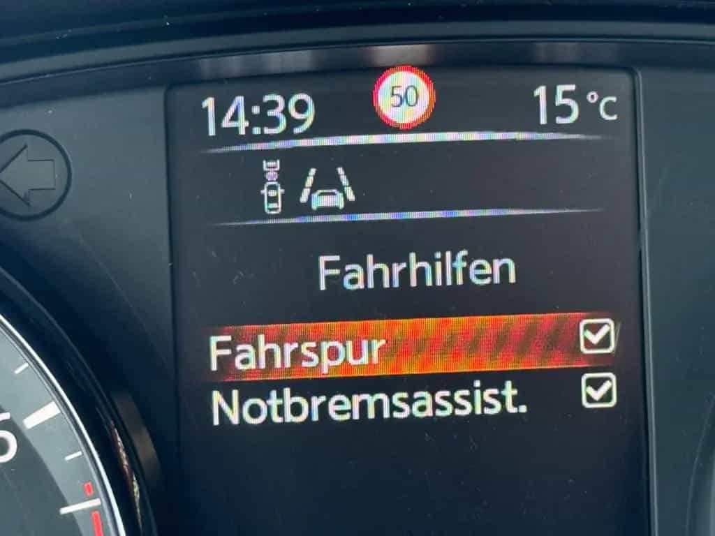 Nissan Qashqai 360° Aut. -PANO-NAVI-1.Hand-Viele EXTRA! 10/2015-photo-41