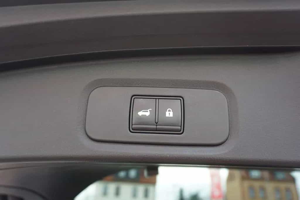 Nissan Qashqai 1.3 DIG-T mHev LED Navi 360° ACC 09/2022-photo-28