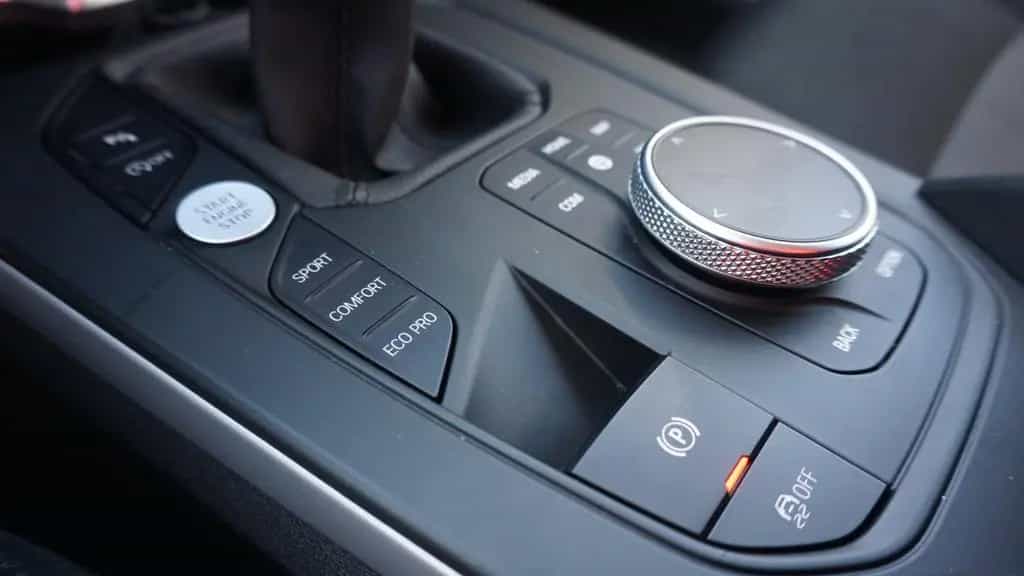 BMW 118 i Advantage LED Navi Digitales Cockpit PDC 07/2022-photo-24