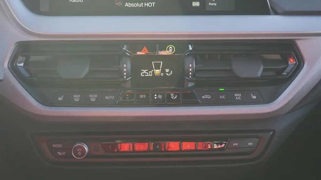 BMW 118 i Advantage LED Navi Digitales Cockpit PDC 07/2022-photo-26