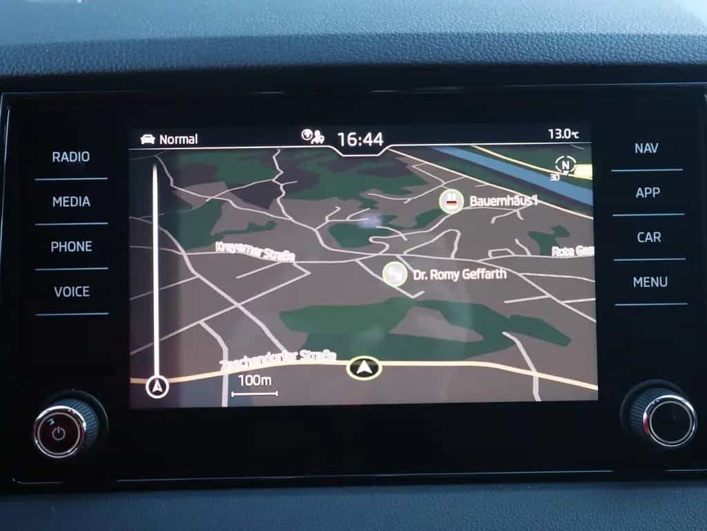 Skoda Karoq 1.5 TSI DSG Style LED Navi Kamera ACC DAB 12/2020-photo-11