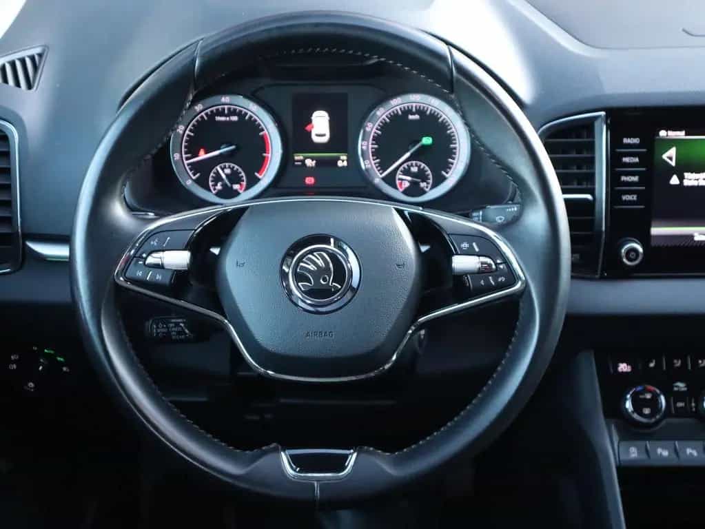 Skoda Karoq 1.5 TSI DSG Style LED Navi Kamera ACC DAB 12/2020-photo-19