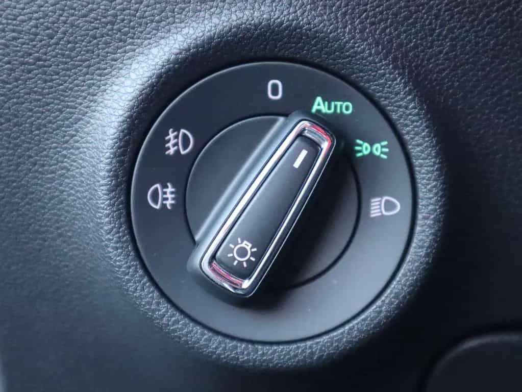 Skoda Karoq 1.5 TSI DSG Style LED Navi Kamera ACC DAB 12/2020-photo-26