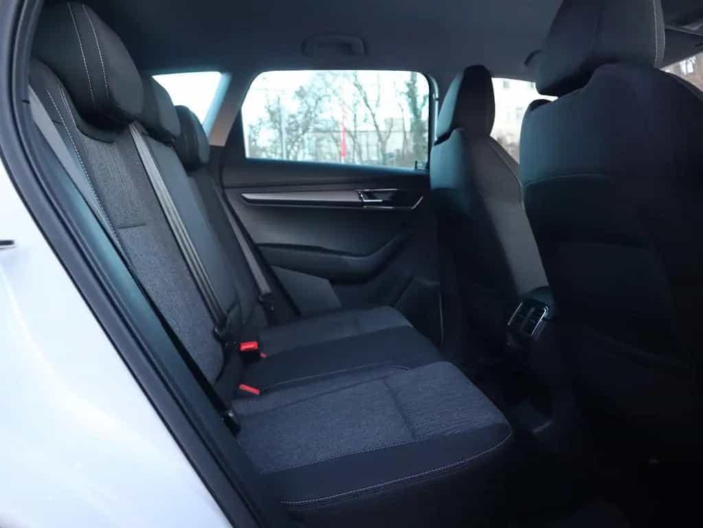 Skoda Karoq 1.5 TSI DSG Style LED Navi Kamera ACC DAB 12/2020-photo-30