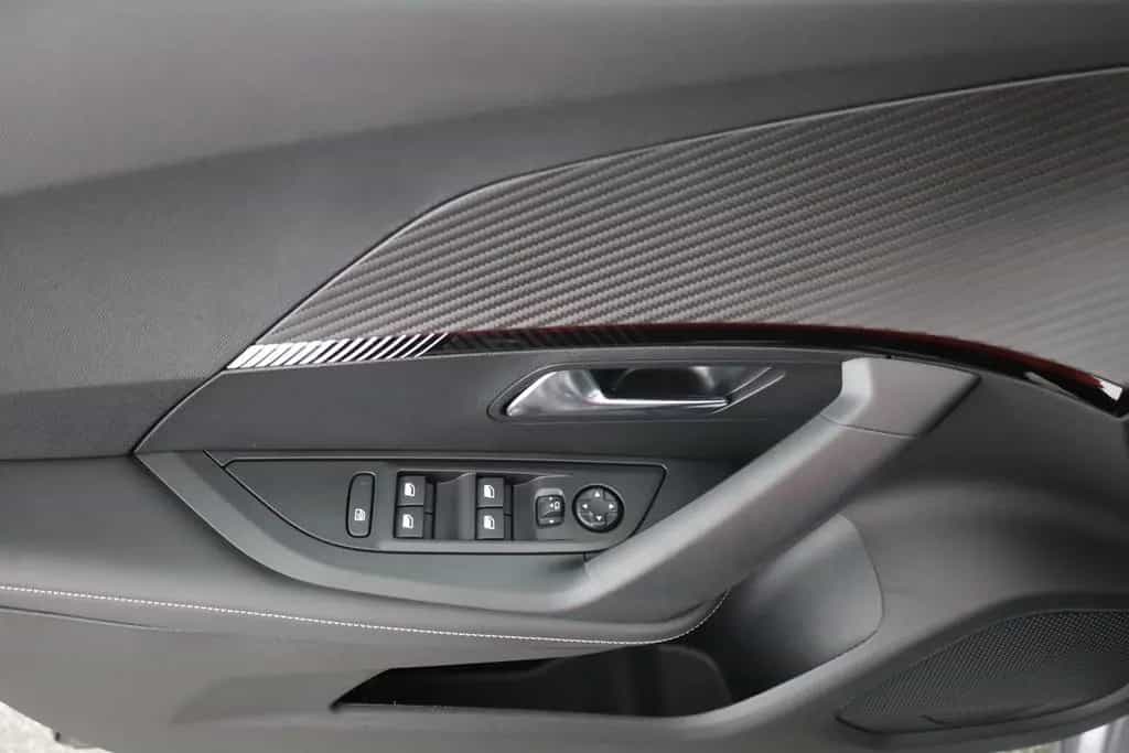 Peugeot 2008 PureTech 100 Allure LED Sitzheizung Tempoma 11/2025-photo-22