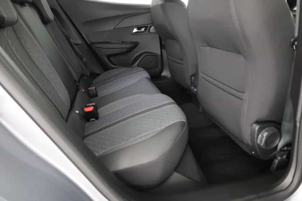 Peugeot 2008 PureTech 100 Allure LED Sitzheizung Tempoma 11/2025-photo-25