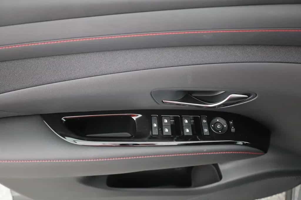 Hyundai TUCSON 1.6 T-GDI N-Line Aut. Matrix ACC Navi Pan 12/2025-photo-23