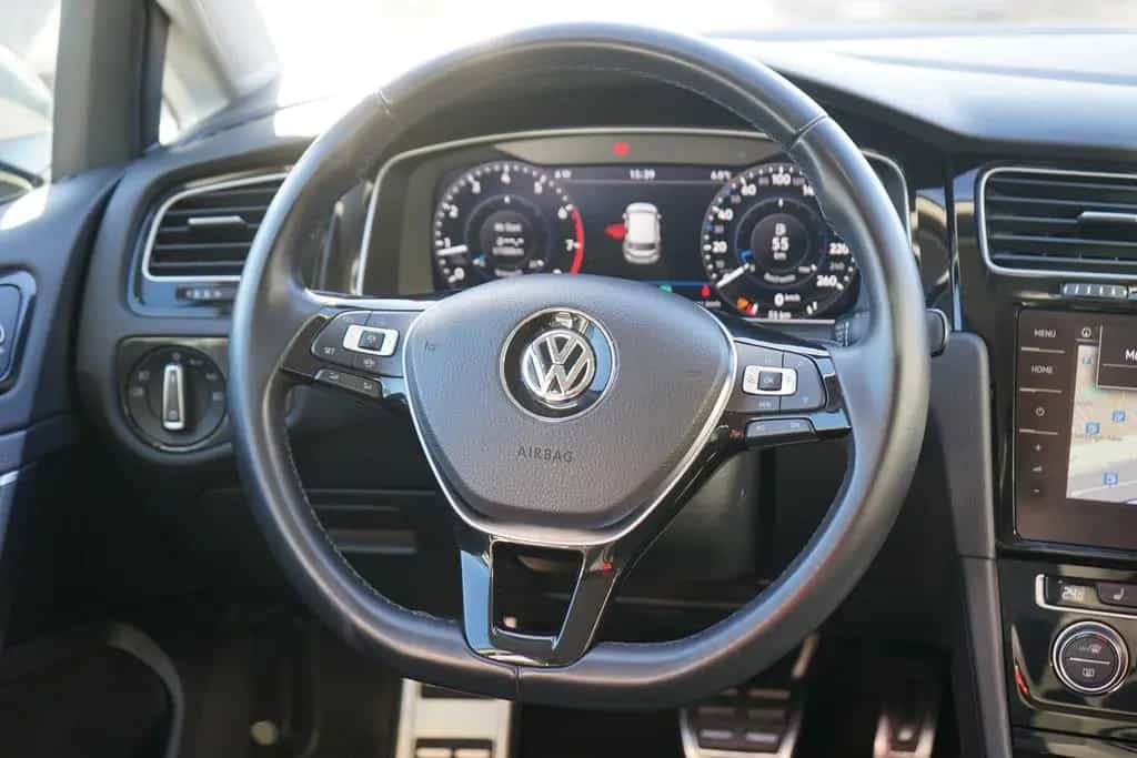 Volkswagen Golf VII 1.5 TSI Highline DSG LED Navi DAB ACC 10/2018-photo-21