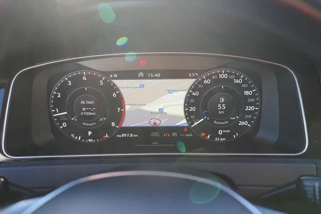 Volkswagen Golf VII 1.5 TSI Highline DSG LED Navi DAB ACC 10/2018-photo-22